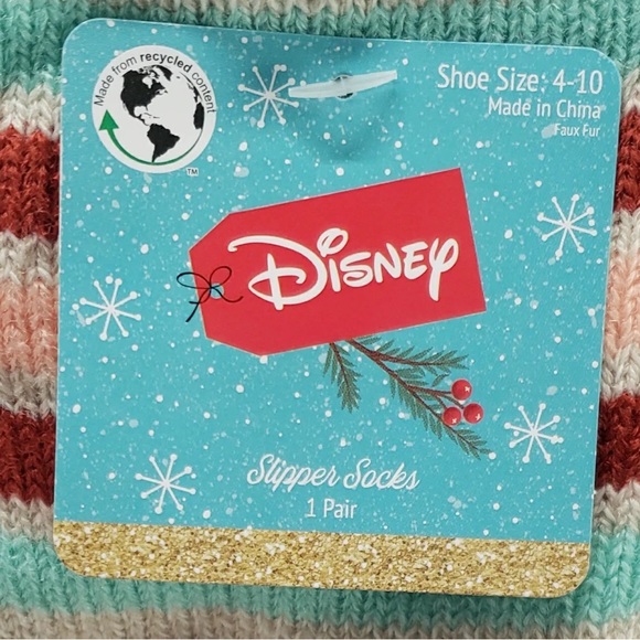 Winnie The Pooh Sherpa Lined Holiday Women's Slipper Socks Shoe Size 4-10, NWT. - Picture 5 of 5